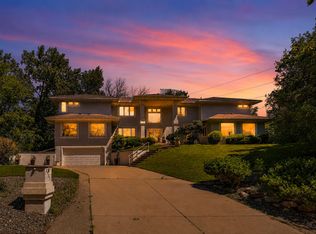 2935 Minnehaha Curv, Wayzata, MN 55391