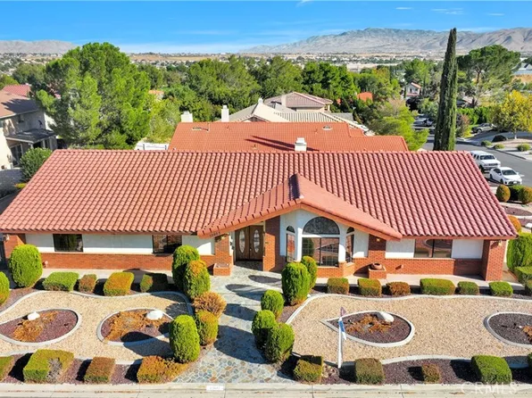 12807 Fairway Rd, Victorville, CA 92395