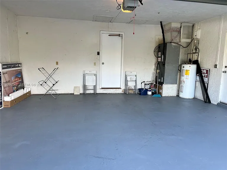 418 SE 4th St #418 — Photo 3