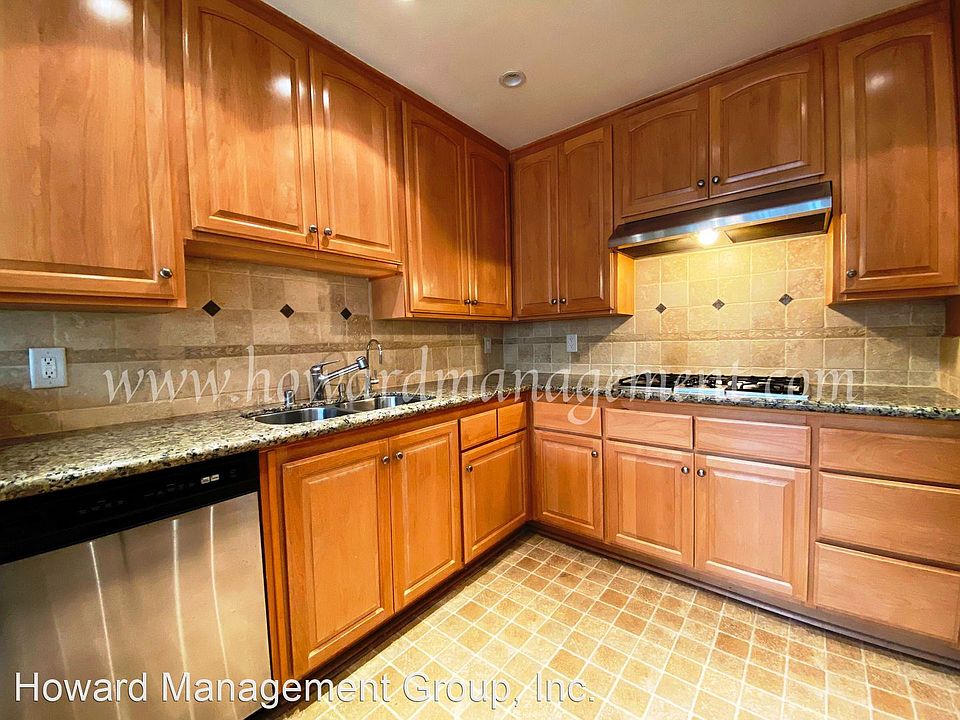 1st image of 10974 Rose Ave APT 1