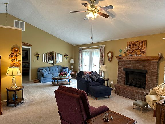 3rd image of 113 Stillmeadow Dr