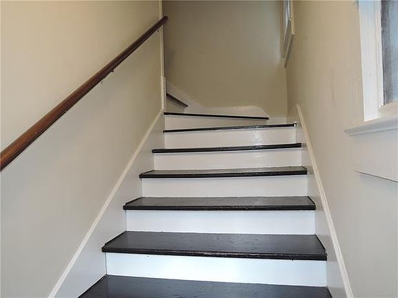 4th image of 2328 Lowerline St