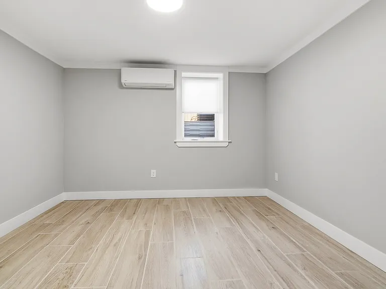 1592 Meade St #B — Photo 5