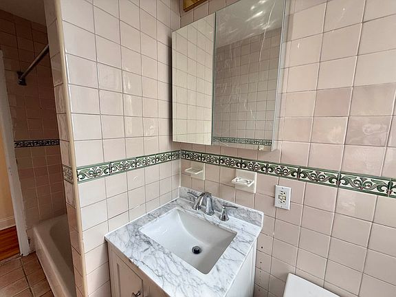 5th image of 251 W 81st St #4R
