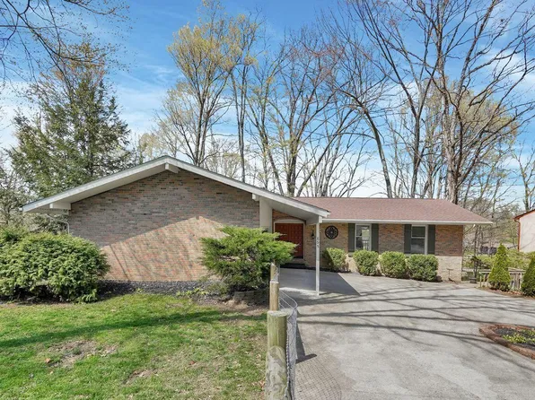 895 Elm Ct, Heath, OH 43056