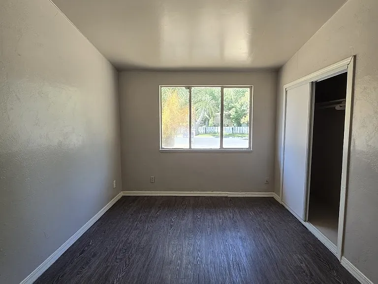 2137 W Dayton Ave — Photo 10