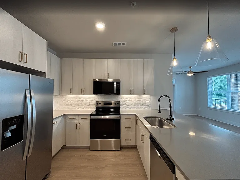 District on the Etowah Apartments — Photo 1404