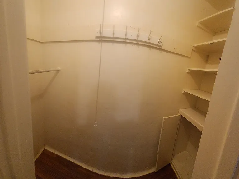 1690 Phillips Ln — Photo 6