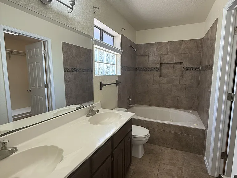 12000 Ivory Gate Way — Photo 26