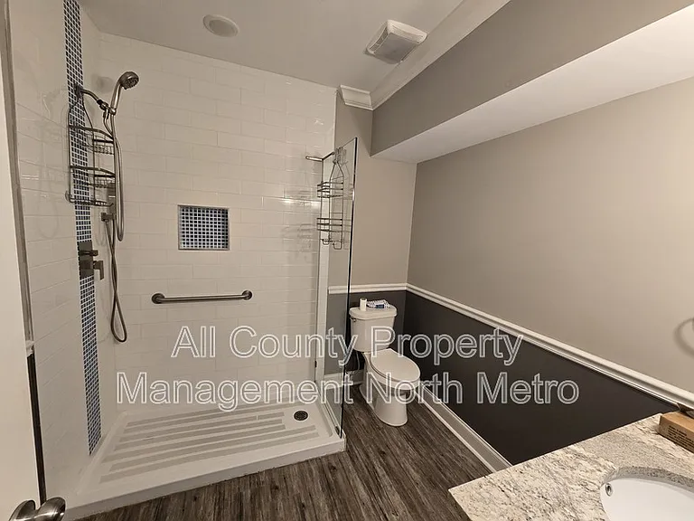 545 Lakeview Dr #B — Photo 10