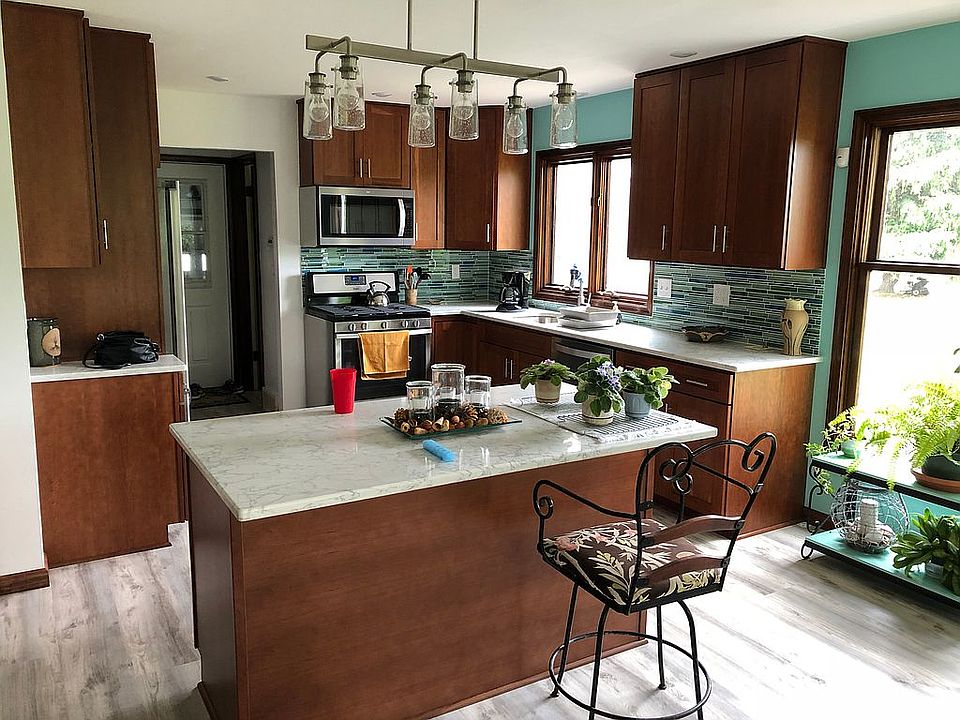 2nd image of 7 Bauman Pl