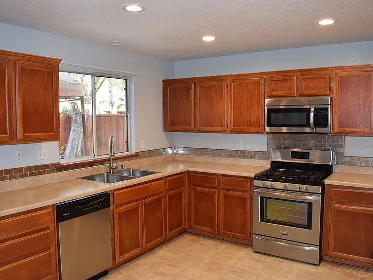 541 Pombo Square Dr — Photo 6