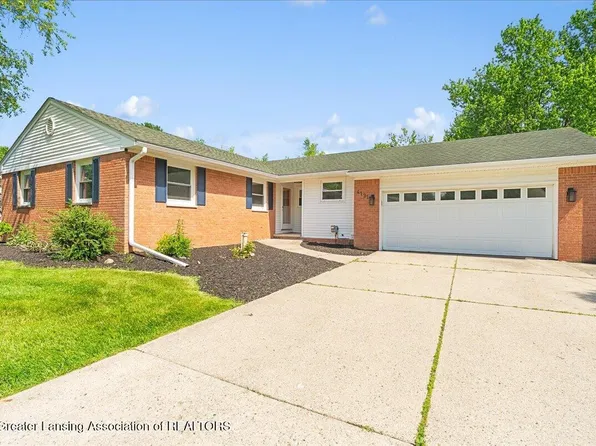 4131 Driftwood Dr, Dewitt, MI 48820