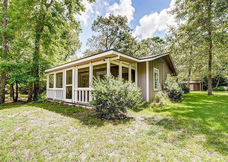 1st image of 8429 Elm Dr