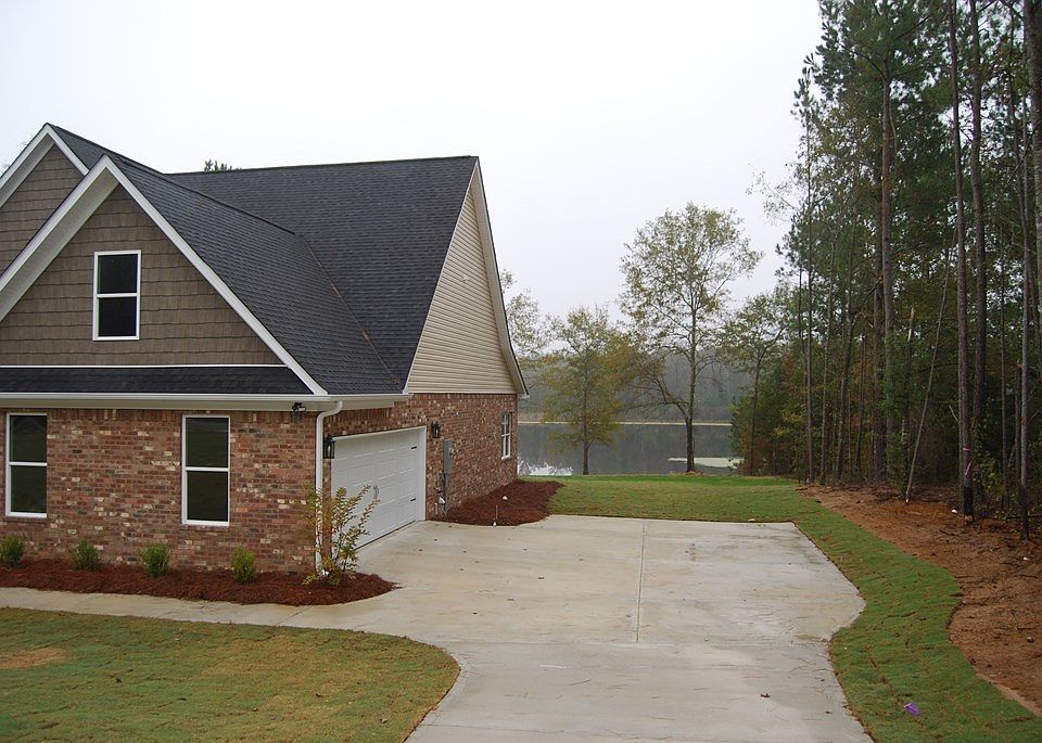 2nd image of 332 Willow Cove Ct