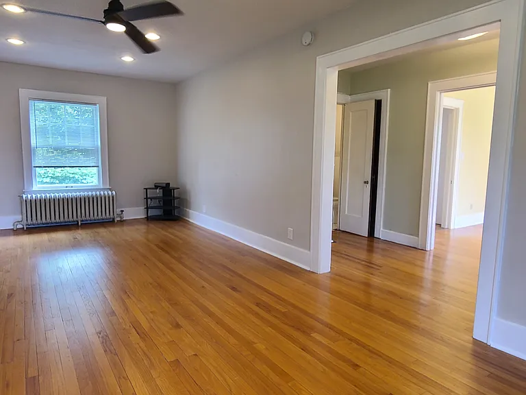 3410 James St — Photo 3