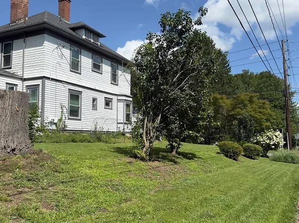 77 Onota St, Pittsfield, MA 01201