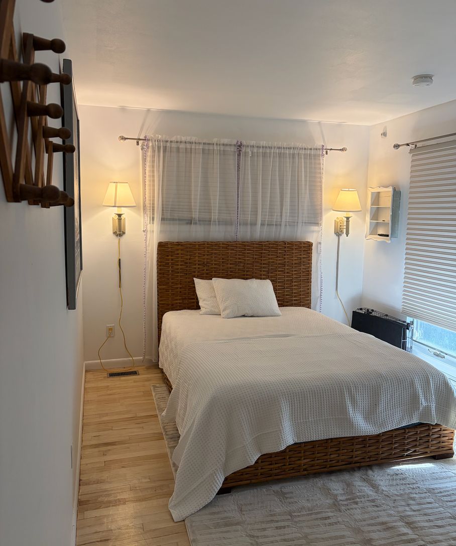Bedroom 2 Full bed
