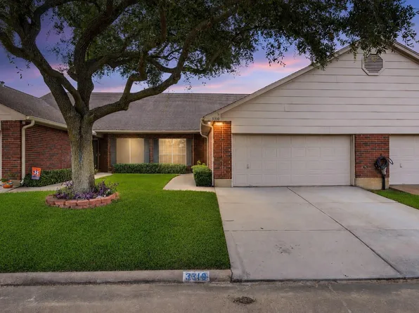 3310 Country Meadows Ct, Pearland, TX 77584