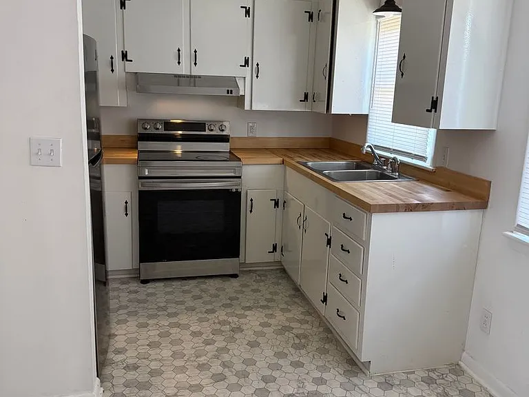 1200 Liggates Rd — Photo 10