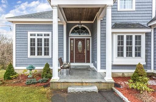 1st image of 10 Wyman Pl