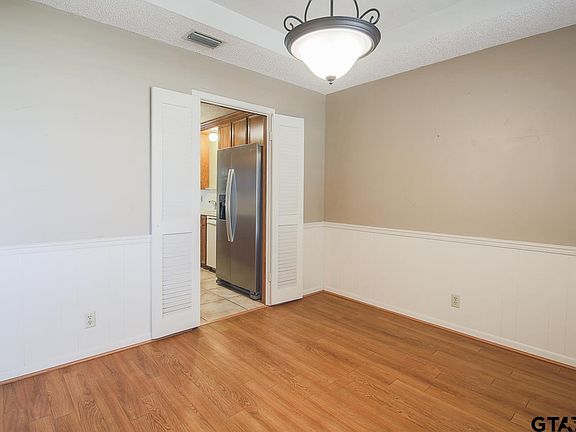 5th image of 1404 Larkspur Ln
