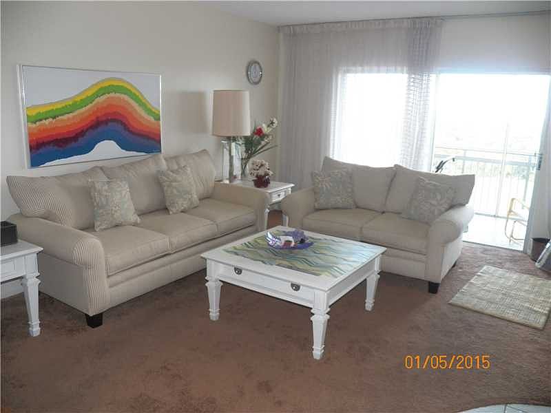1st image of 4400 Hillcrest Dr APT 906A