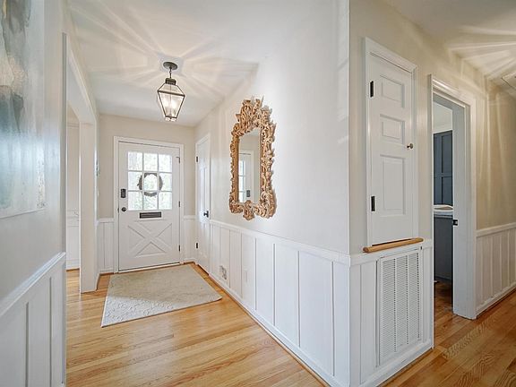4th image of 3611 E Woodside Ave
