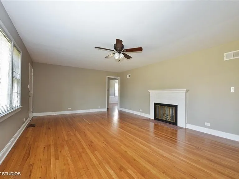23379 N Forest Ct — Photo 5