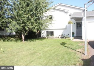 1150 Carriage Hills Dr, Cambridge, MN 55008