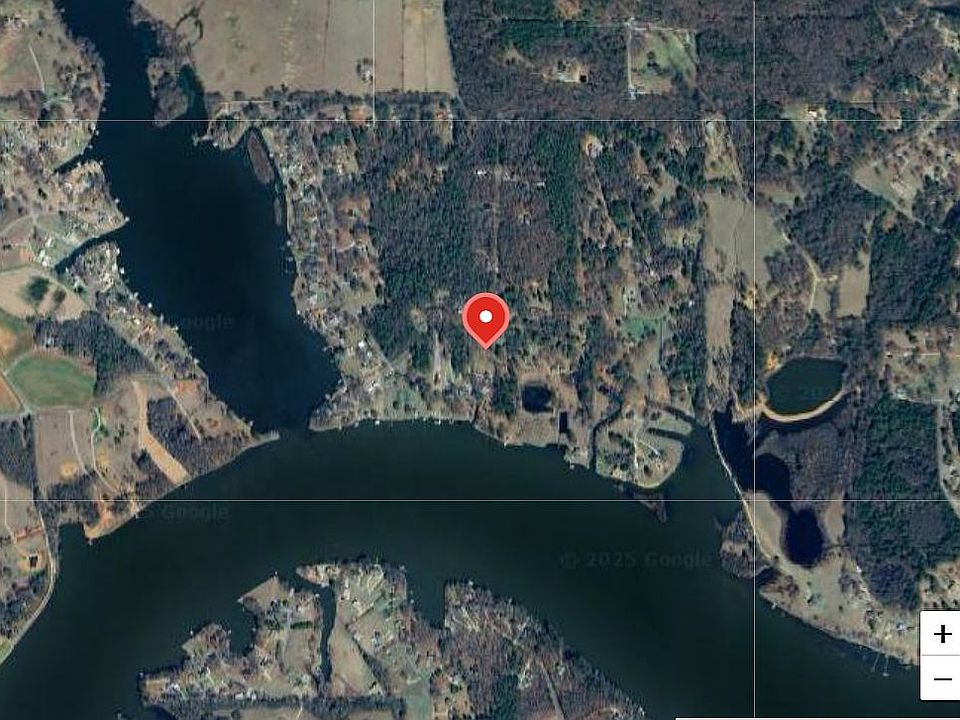 2nd image of 410 River Dr