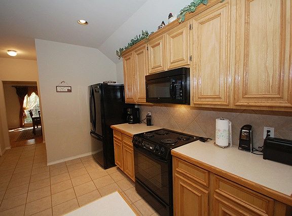 2nd image of 2130 Lakewind Ct