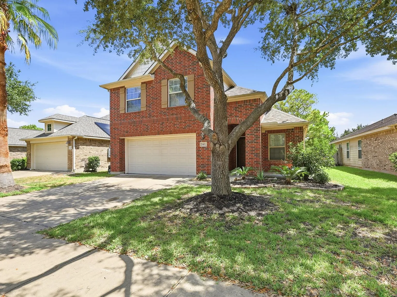 4 bed, 2.5 bath, 2291 sqft, $2,350 — Photo 2