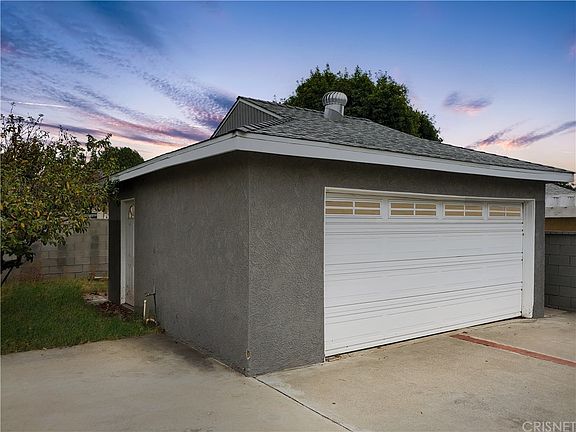 5th image of 12836 Glenoaks Blvd