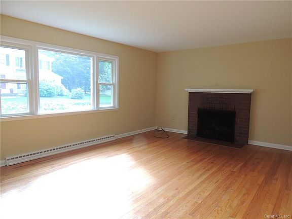 5th image of 87 Hotchkiss Grove Rd