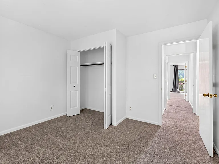 225 Harvest Dr — Photo 32