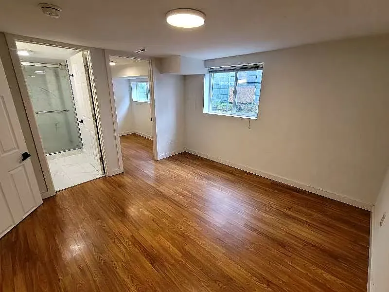 6 bed, 2220 sqft, $3,500 — Photo 3