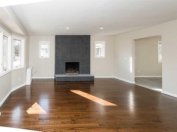 5th image of 14 Jonas Blvd