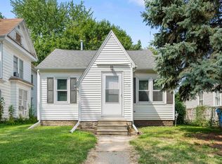 136 Linwood Ave, Waterloo, IA 50702