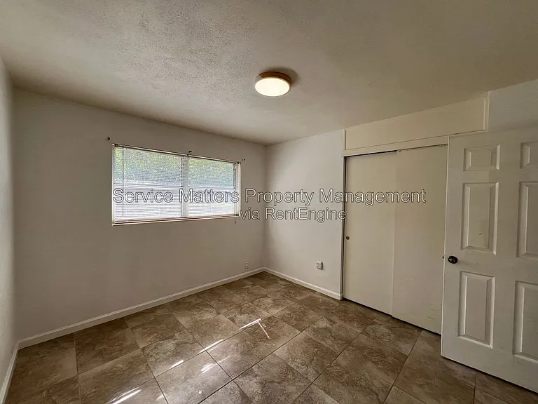 121 Berkley Dr — Photo 18