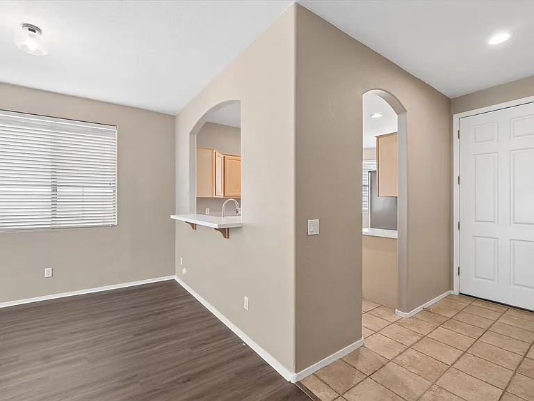 2519 E Fremont Rd — Photo 17