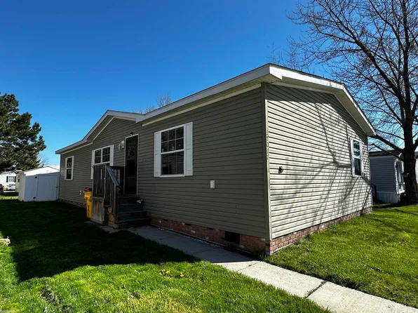 17017 Shrewsbury St, Macomb, MI 48044