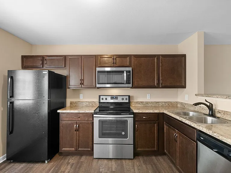 Appleton Dr - 614 (x4) — Photo 11