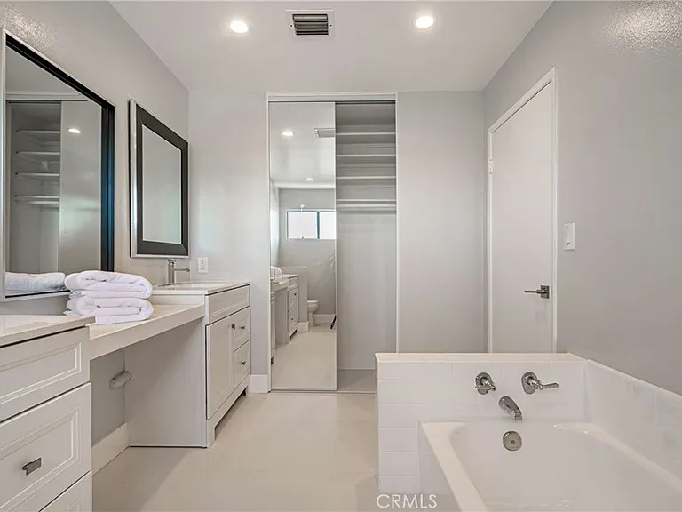 6323 Reseda Blvd #2 — Photo 25