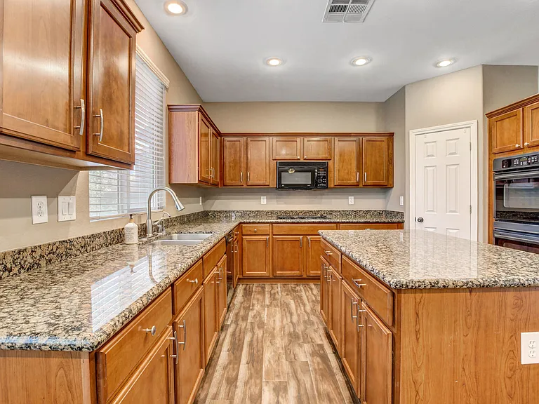6022 Arbor Crest St — Photo 9