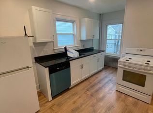8 Summer St APT B, Easthampton, MA 01027