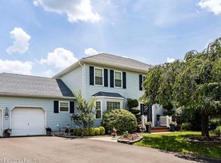 9 Macintosh Ct, Jackson, NJ