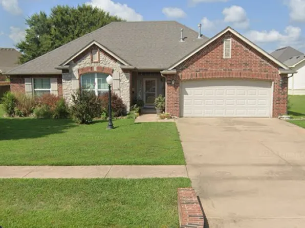 1204 S Hummingbird Pl, Skiatook, OK 74070