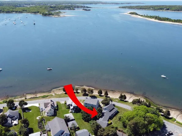 469 Circuit Avenue, Pocasset, MA 02559