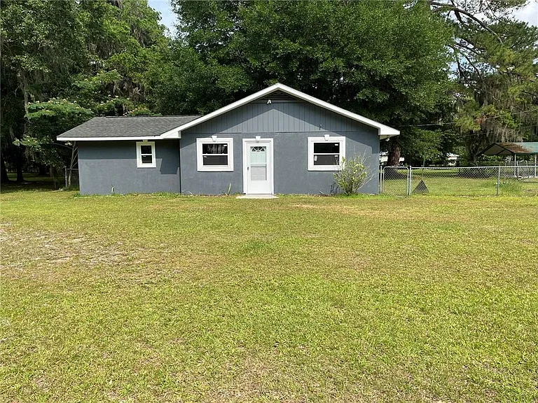 1126 Shady Rd NE — Photo 2